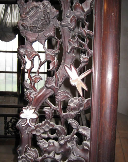 楠溪大床是楠溪江特色的藝術(shù)珍品