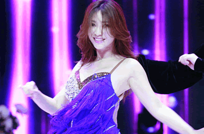 柳巖熱舞裙底春光乍泄