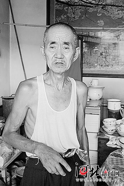 65歲老人撫養腦癱養女18年 父愛感人至深