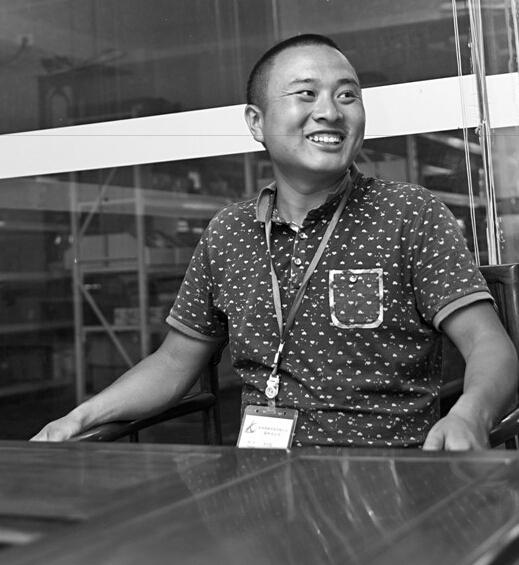 溫州快遞哥撿到一張銀行卡尋失主