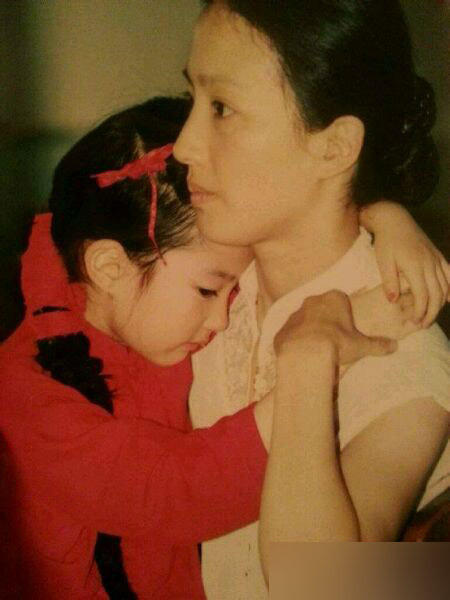 劉亦菲一家都是美女