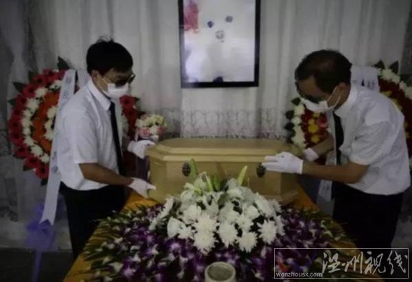 追悼室為愛犬做追悼