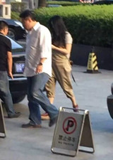 范冰冰水桶腰 范冰冰穿背帶褲顯臃腫身材