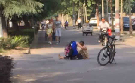 大學(xué)生扶老太被訛