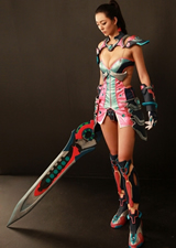 艾尚真代言《女王之刃》寫真