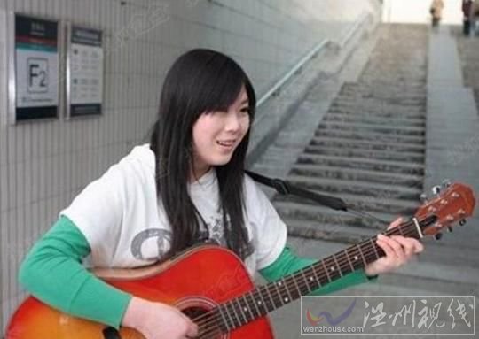 西單女孩身價過億 昔日街頭歌手身價過億