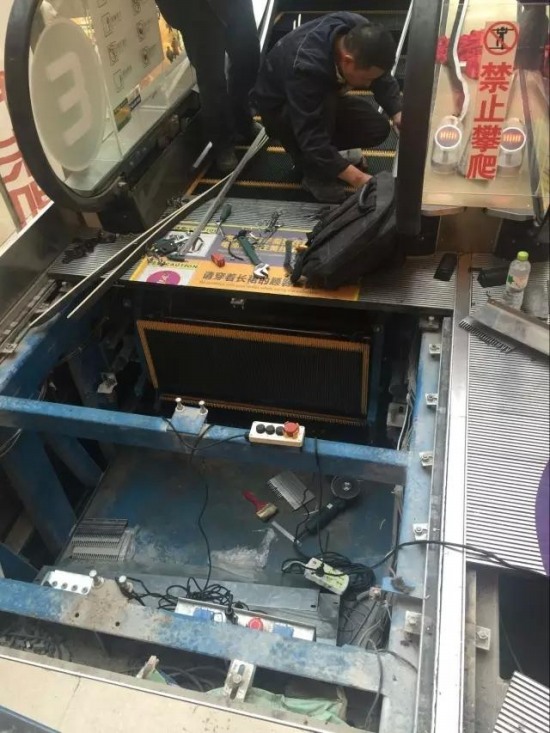 扶梯故障零件亂飛