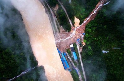 航拍福建三明市泰寧縣開善鄉山體滑坡事故現場