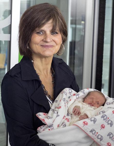 64歲老婦生龍鳳胎