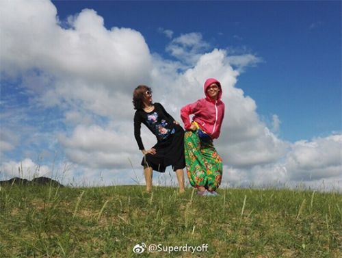 阿姨7條絲巾照相