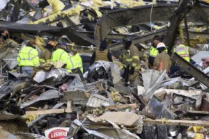 龍卷風席卷了肯塔基州西部城市街區被夷為平地