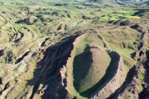 諾亞方舟被發(fā)現(xiàn)？雷達(dá)掃描揭示土耳其船形結(jié)構(gòu)