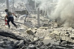 澤連斯基與特朗普會晤前 俄羅斯無人機襲擊哈爾科夫