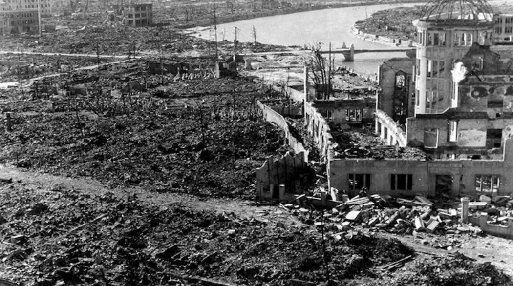 1945年8月6日,廣島遭到轟炸,這座城市被摧毀,造成14萬人死亡。